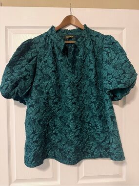 NWOT- Sugarlips Arielle Jacquard Split Neck Top - 3X